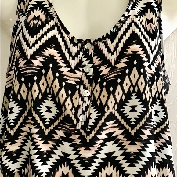 Pink rose sleeveless blouse size small geometric design black beige zigzags - Picture 3 of 6